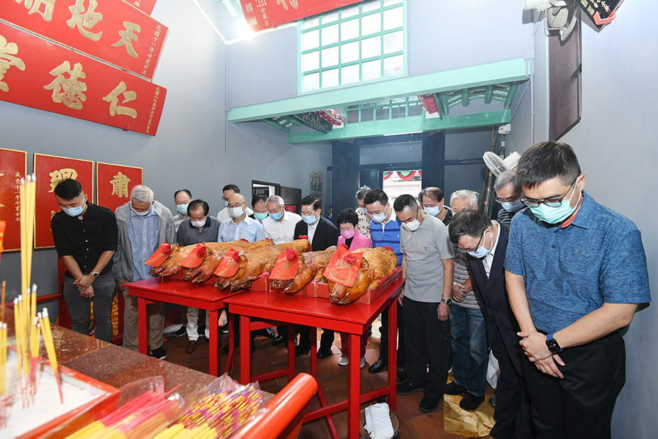 261635221440716885.jpg S_眾領導誠心禮拜.jpg